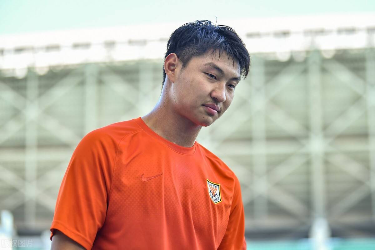 国足新星留洋终于有了突破!曾被质疑造假,如今已注册有望迎首秀